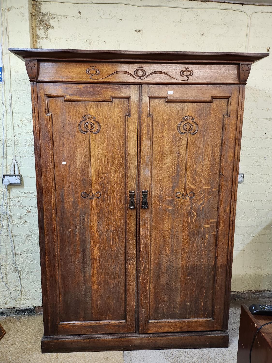 290 F TURNER & SONS AUCTIONEERS & VALUERS