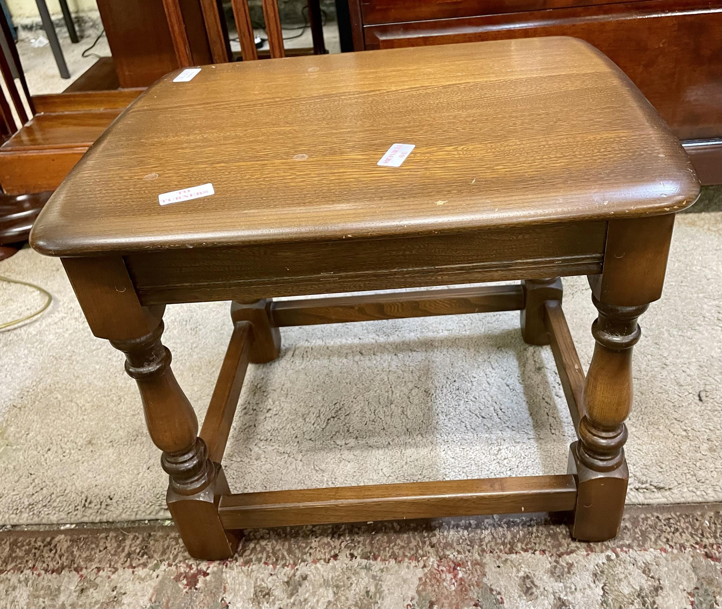 262 F TURNER & SONS AUCTIONEERS & VALUERS